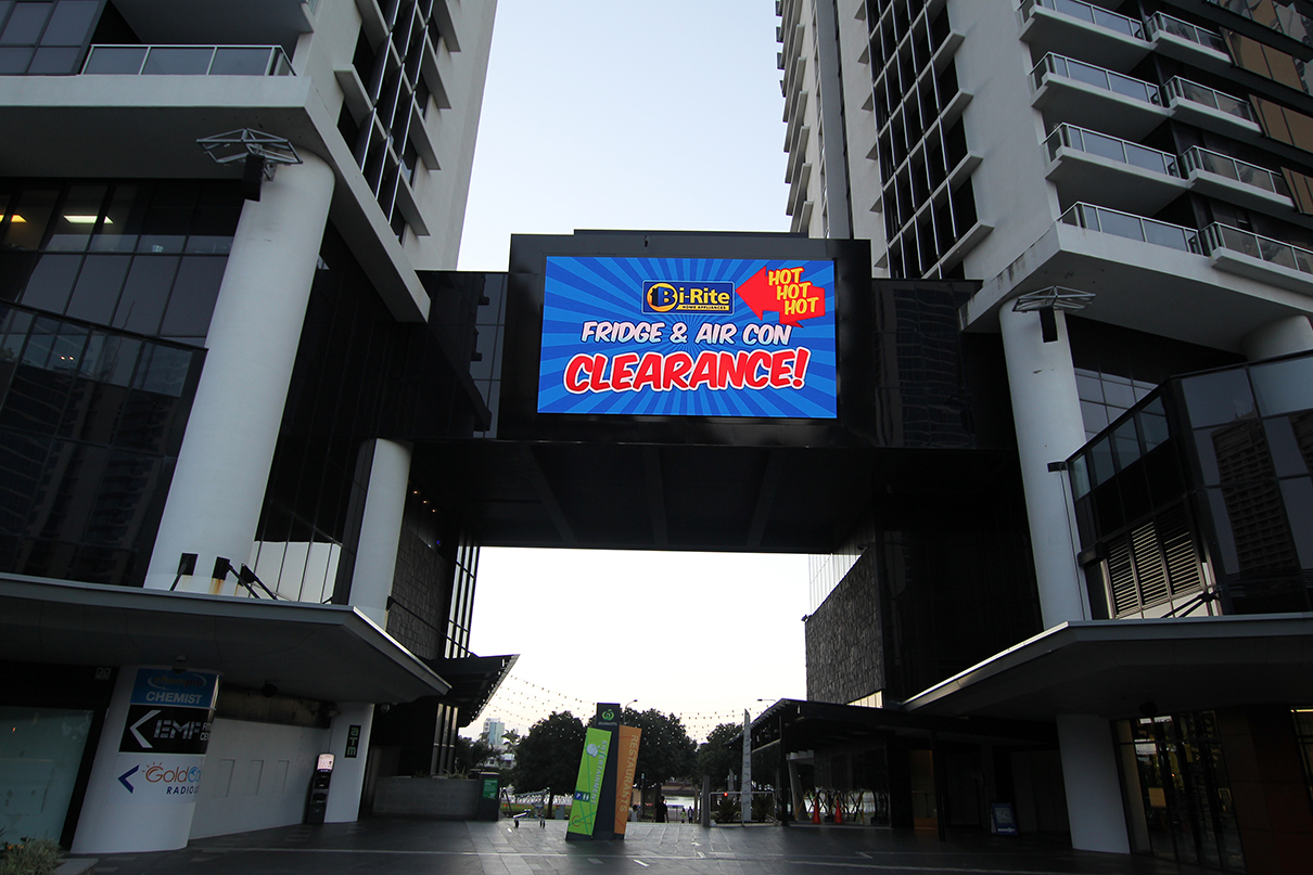 Circle on Cavil Outdoor Digital Billboard Advertising LED Sign