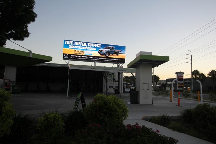 Hoppys Car Wash Digital Billboard Outdoor LED Advertising